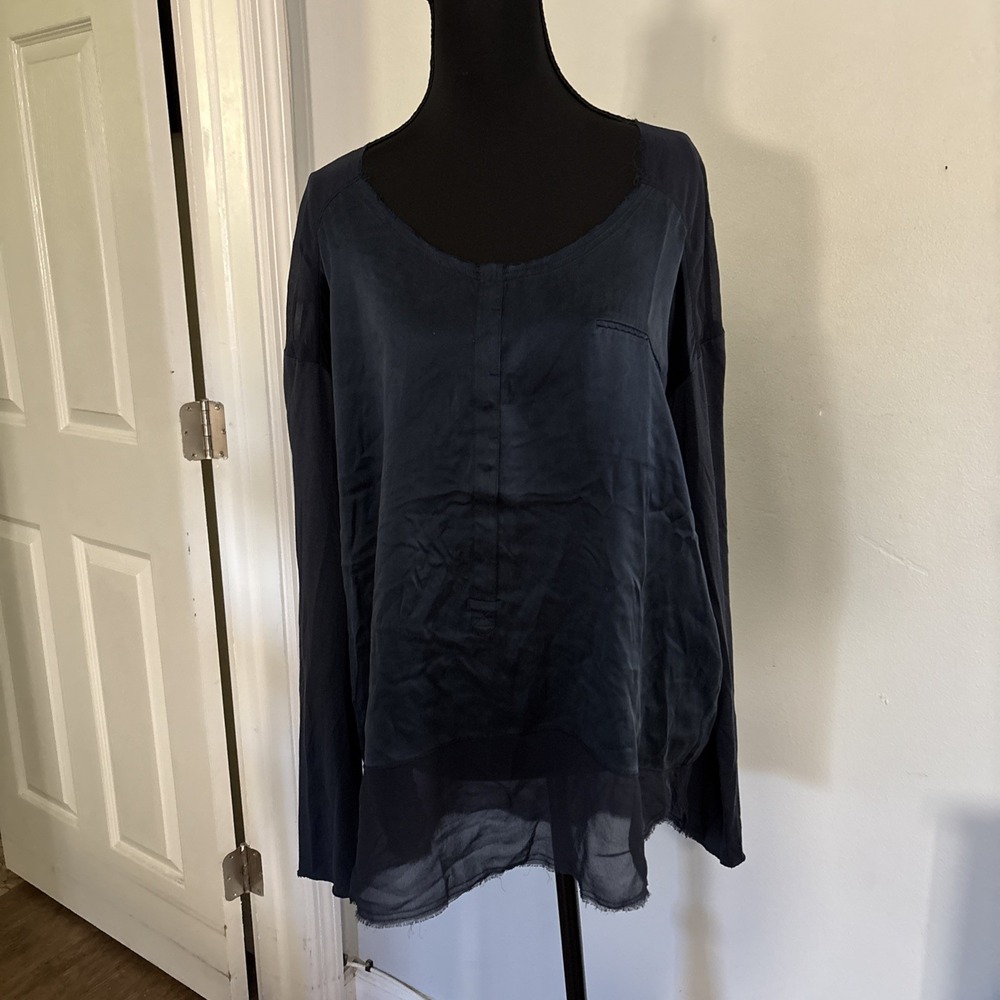 Go Silk Blue Popover Blouse lightweight Round Neck Medium - Picture 4 of 8